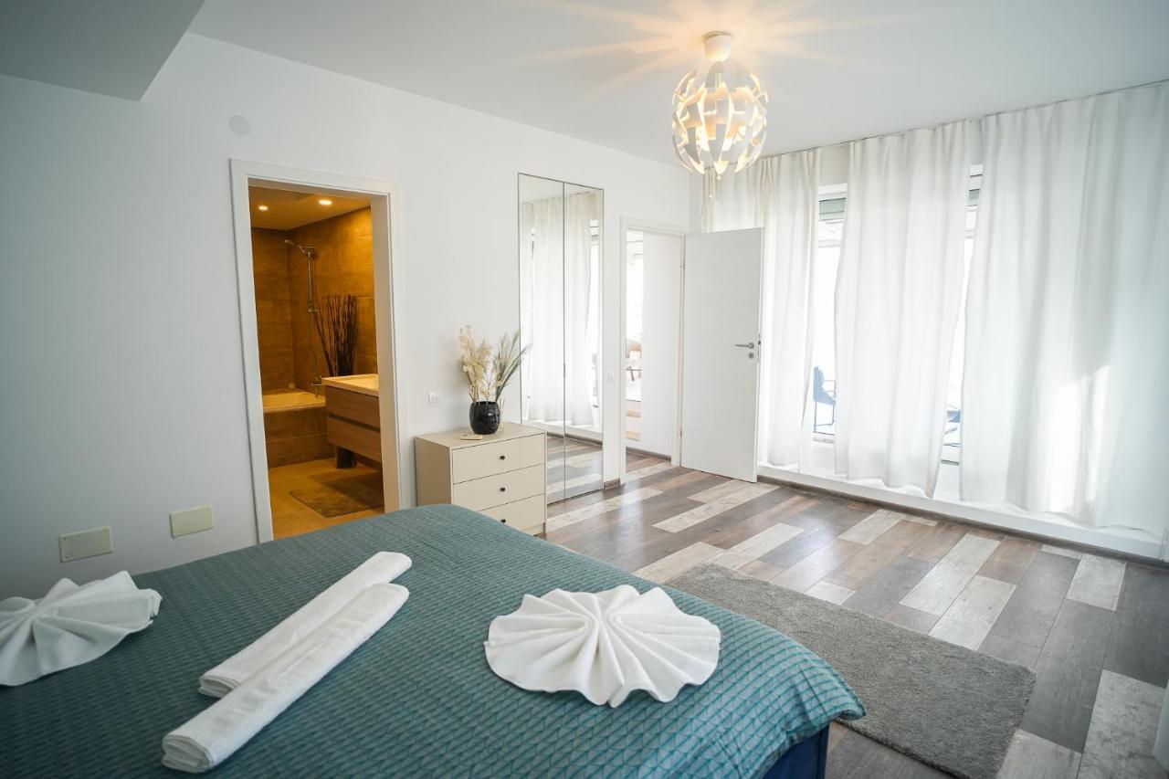 Penthouse With Huge Rooftop & Amazing City View Bucureşti Eksteriør bilde