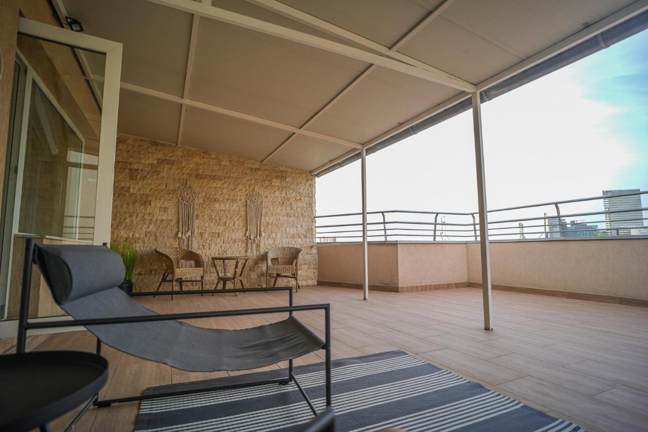 Penthouse With Huge Rooftop & Amazing City View Bucureşti Eksteriør bilde