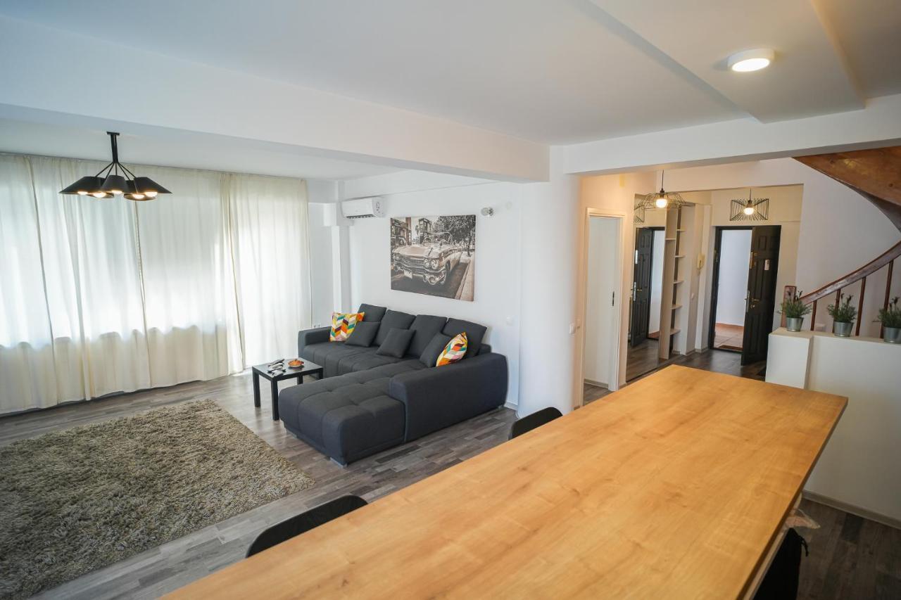 Penthouse With Huge Rooftop & Amazing City View Bucureşti Eksteriør bilde