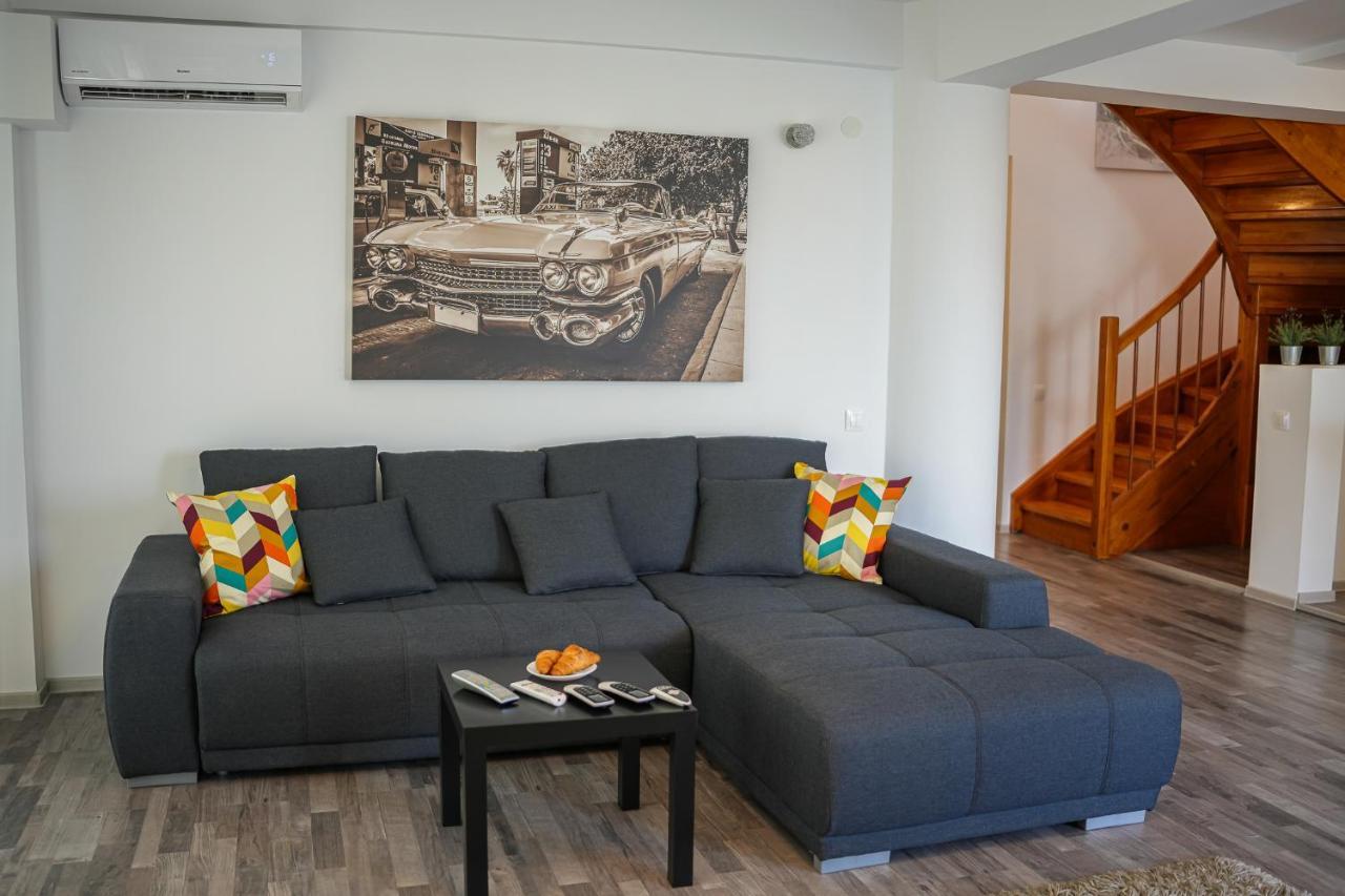 Penthouse With Huge Rooftop & Amazing City View Bucureşti Eksteriør bilde