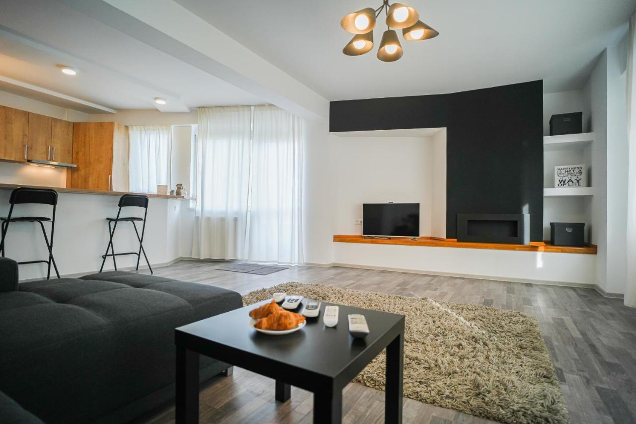 Penthouse With Huge Rooftop & Amazing City View Bucureşti Eksteriør bilde