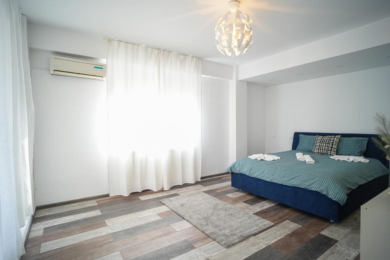 Penthouse With Huge Rooftop & Amazing City View Bucureşti Eksteriør bilde