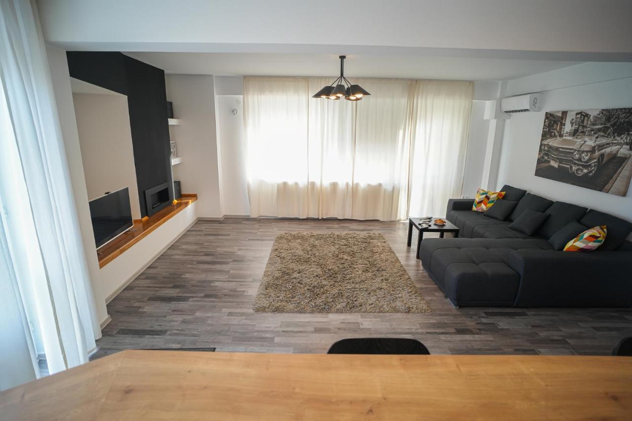 Penthouse With Huge Rooftop & Amazing City View Bucureşti Eksteriør bilde